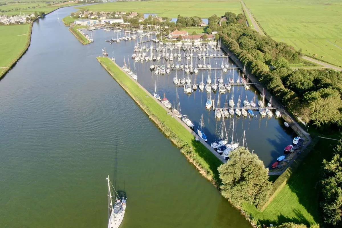 Havens Zuid Marina in Offingawier, Netherlands — photo 2