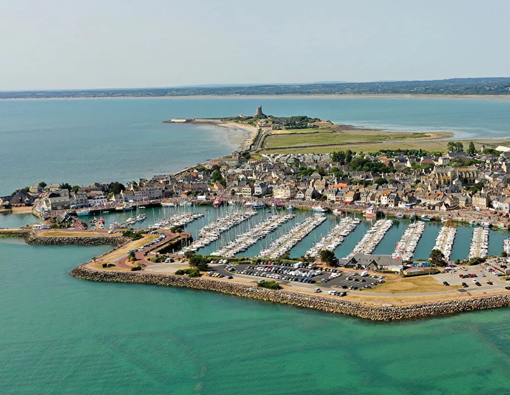 Port de Saint-Vaast-la-Hougue, marina in Saint-Vaast-la-Hougue, France — photo 7