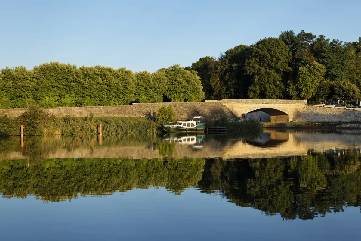 Bassin de Scey-sur-Saône, marina in Scey-sur-Saône-et-Saint-Albin, France