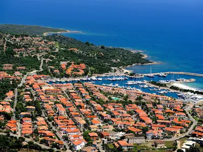 Ottiolu Marina in Ottiolu, Italy — photo 3