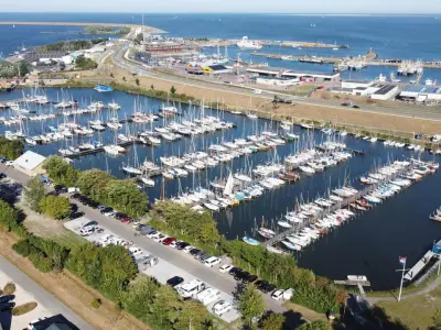 Binnenhaven, marina in Zoutkamp, Netherlands — photo 5