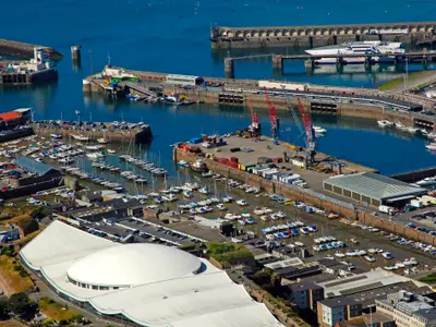 Old Harbour, marina in St Helier, Jersey — photo 5