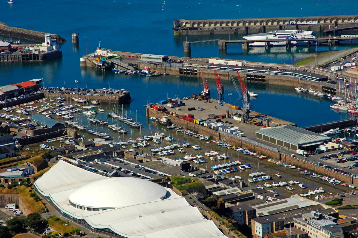 Old Harbour, marina in St Helier, Jersey — photo 5