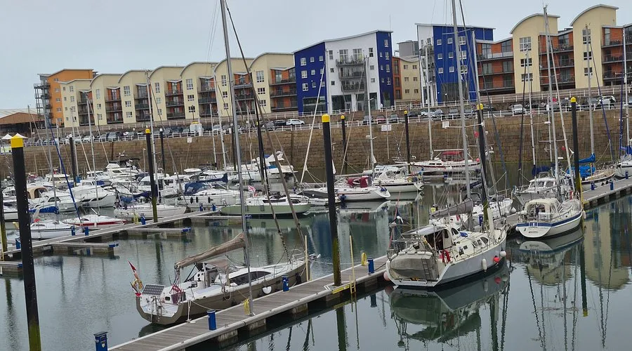 Old Harbour, marina in St Helier, Jersey — photo 6