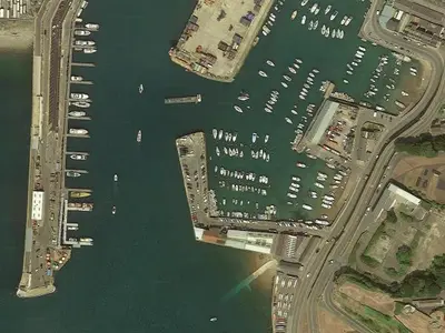 Old Harbour, marina in St Helier, Jersey — photo 4