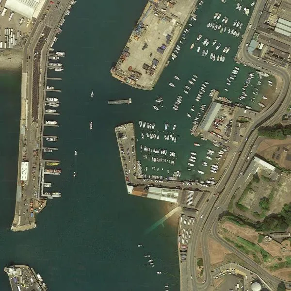 Old Harbour, marina in St Helier, Jersey — photo 4