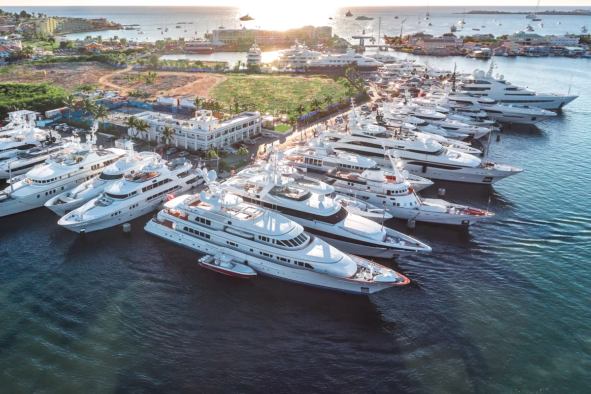 Yacht Club at Isle del Sol, marina in Simpson Bay, Sint Maarten — photo 7