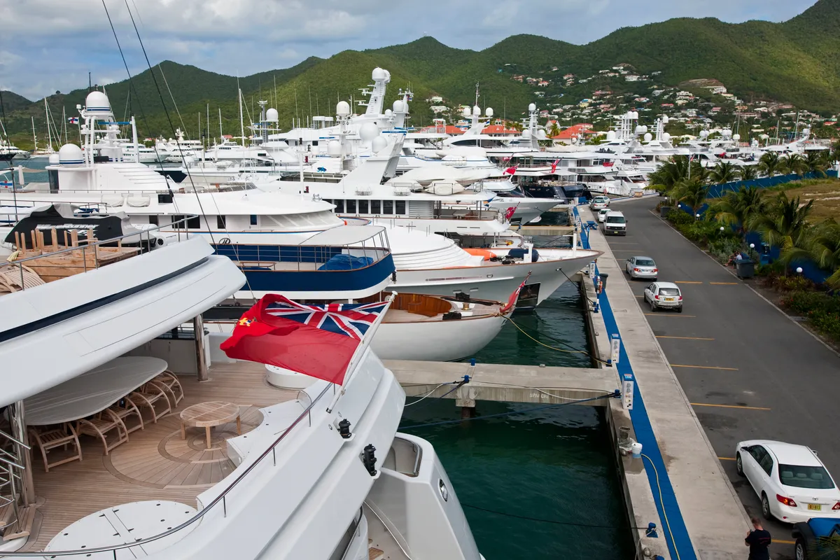 Yacht Club at Isle del Sol, marina in Simpson Bay, Sint Maarten — photo 5