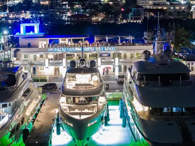Yacht Club at Isle del Sol, marina in Simpson Bay, Sint Maarten — photo 4