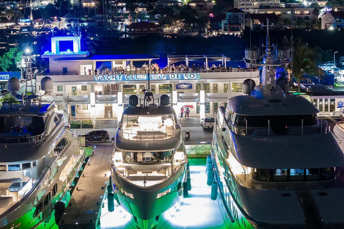Yacht Club at Isle del Sol, marina in Simpson Bay, Sint Maarten — photo 4