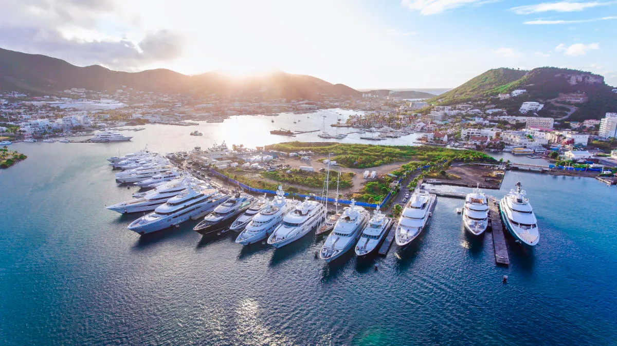 Yacht Club at Isle del Sol, marina in Simpson Bay, Sint Maarten — photo 6