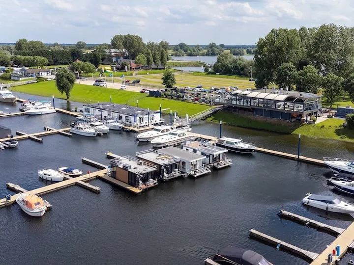 Jachthaven Kerkdriel, marina in Kerkdriel, Netherlands