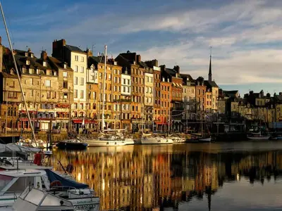 Vieux Bassin, marina in Honfleur, France — photo 2