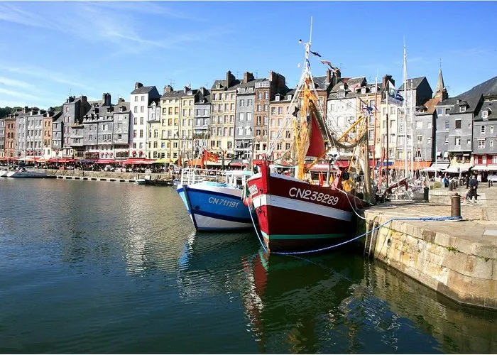 Vieux Bassin, marina in Honfleur, France — photo 4