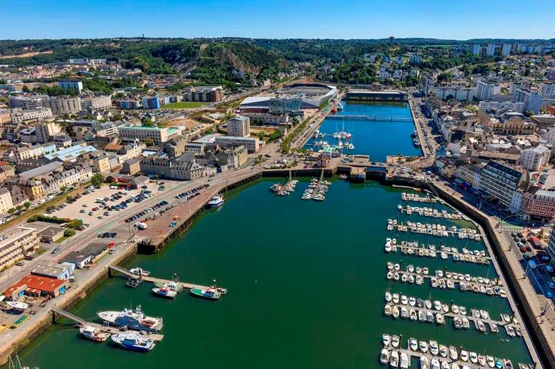 Port Chantereyne, marina in Cherbourg-en-Cotentin, France — photo 2