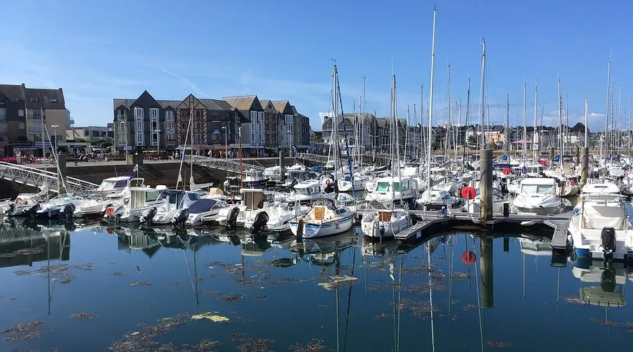 Port du Crouesty, marina in Kerners, France — photo 2
