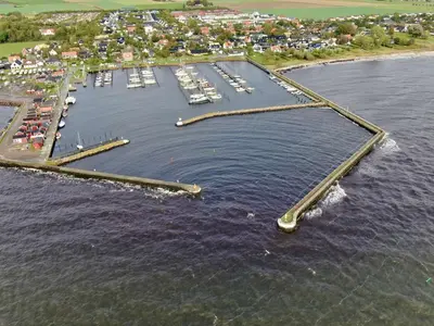 Gislövs läge Harbour, marina in Gislövs läge, Sweden — photo 2