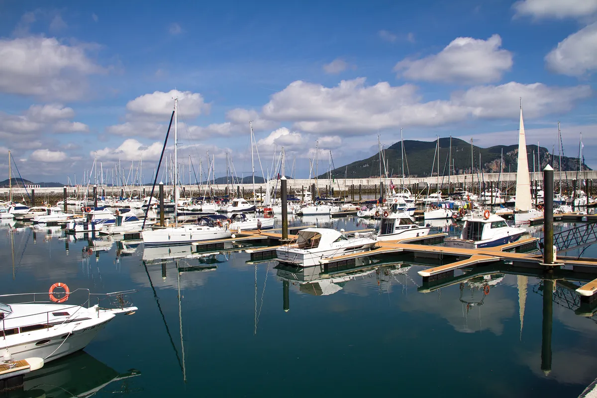 Puerto deportivo de Laredo, marina in Laredo, Spain — photo 6