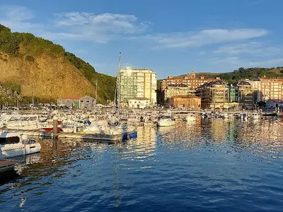 Puerto deportivo de Laredo, marina in Laredo, Spain — photo 2