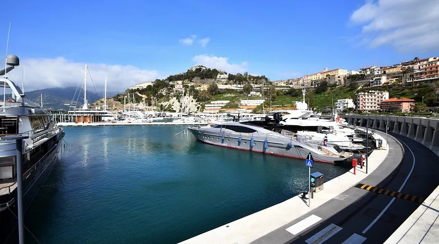 Cala del Forte, marina in Ventimiglia, Italy — photo 5