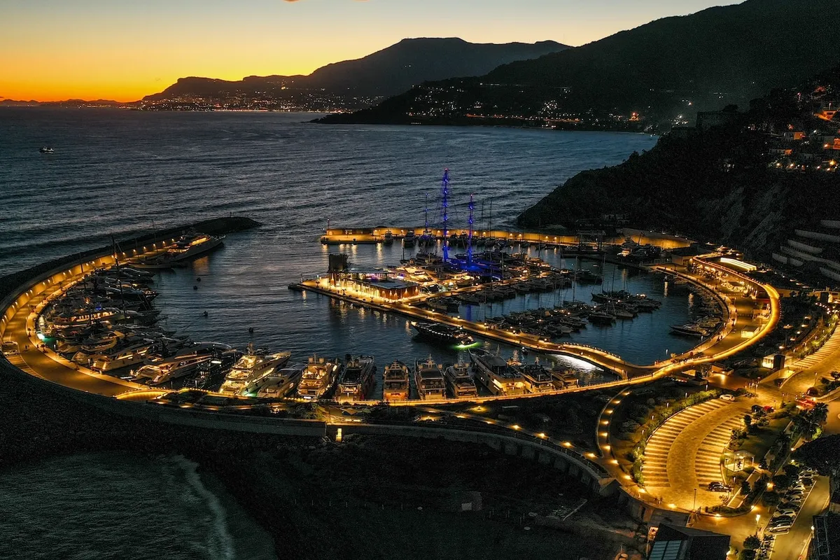 Cala del Forte, marina in Ventimiglia, Italy — photo 4