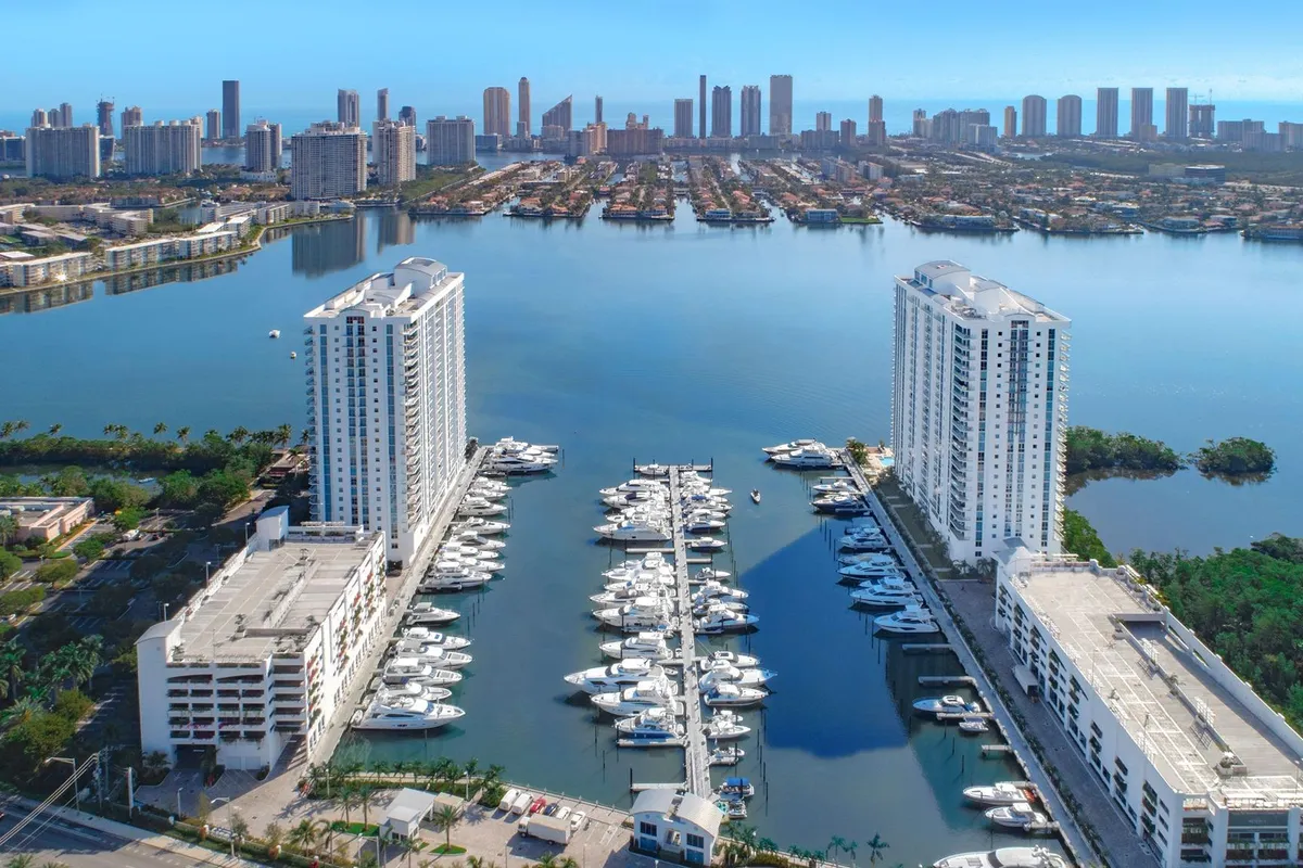 Marina Palms Yacht Club & Residences in North Miami Beach, United States — photo 3