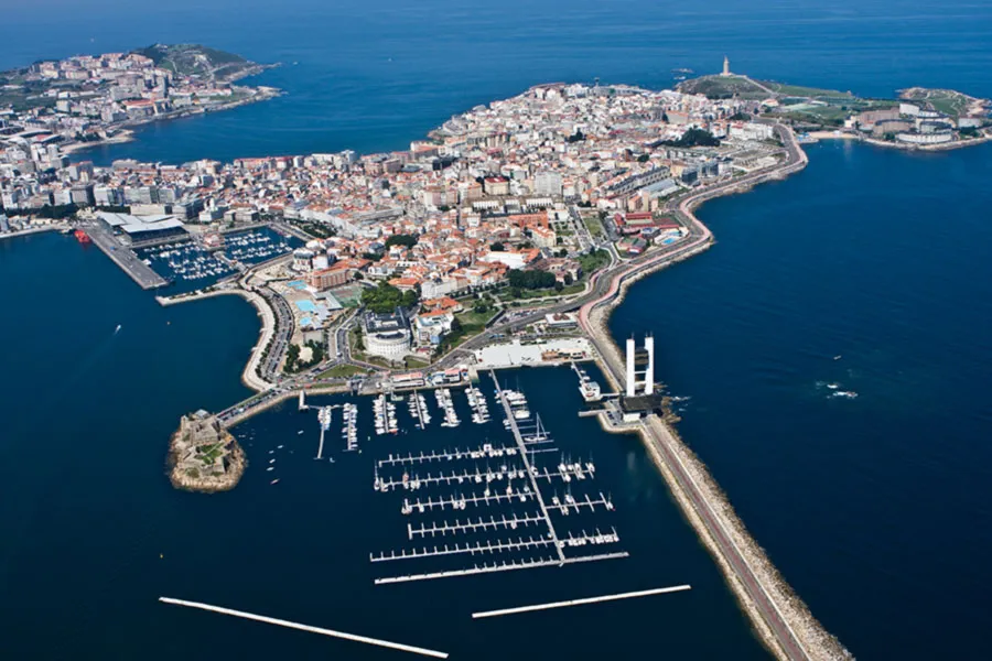 Dársena da Mariña, marina in A Coruña, Spain — photo 2