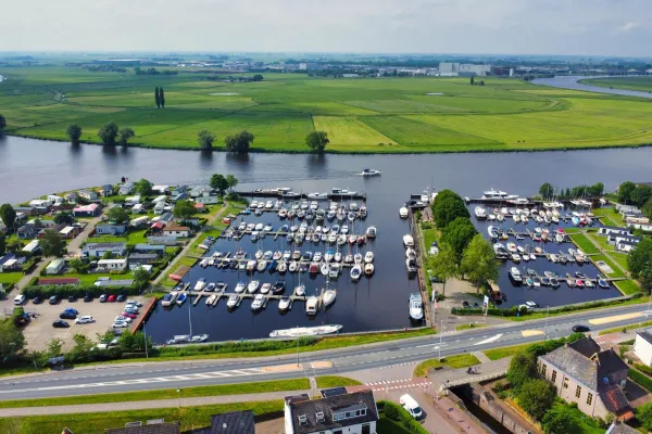 Recreatiecentrum Zwartewater Marina in Zwartsluis, Netherlands — photo 2
