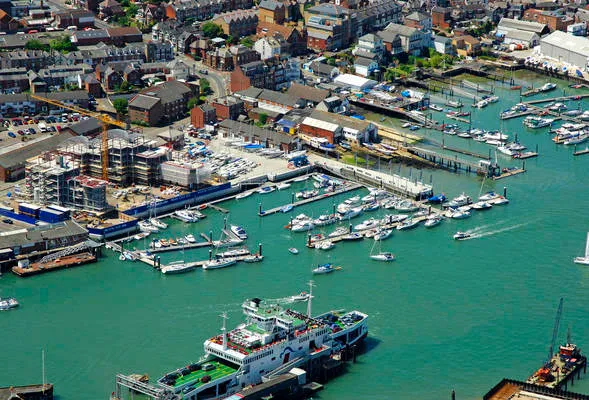 Shepards Wharf Marina in Cowes, United Kingdom — photo 5
