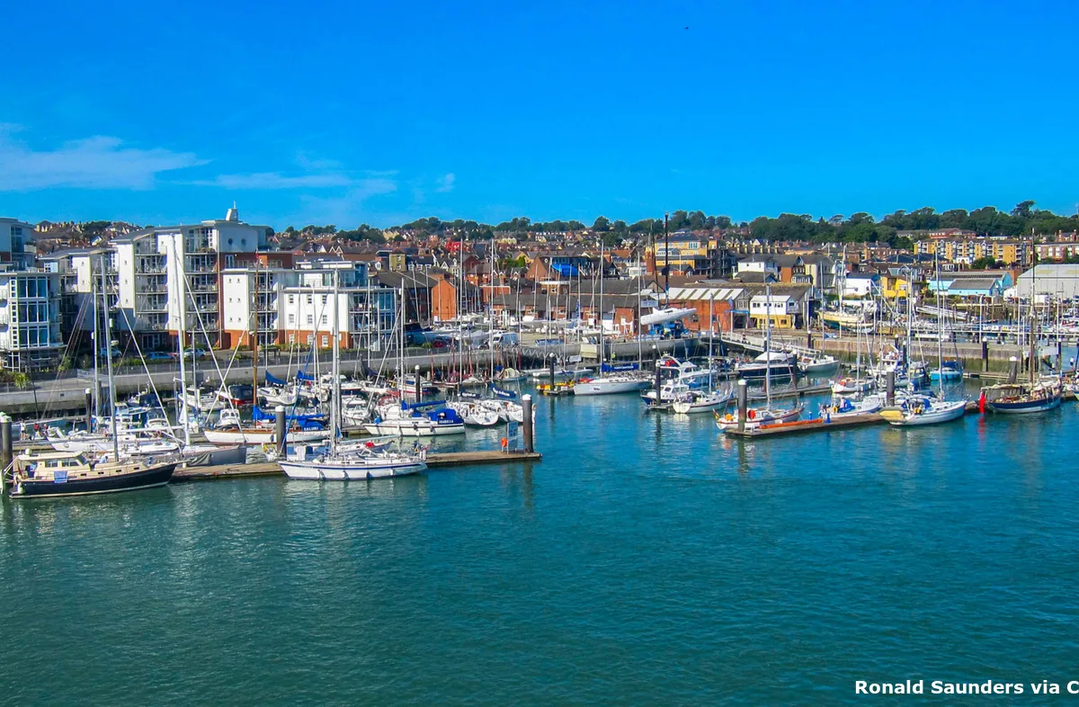 Shepards Wharf Marina in Cowes, United Kingdom — photo 4