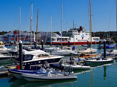 Shepards Wharf Marina in Cowes, United Kingdom — photo 2