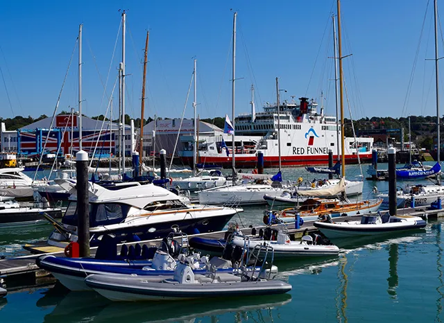 Shepards Wharf Marina in Cowes, United Kingdom — photo 2