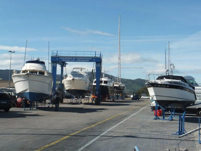 Puerto deportivo Marina del Cantábrico in Camargo, Spain — photo 4