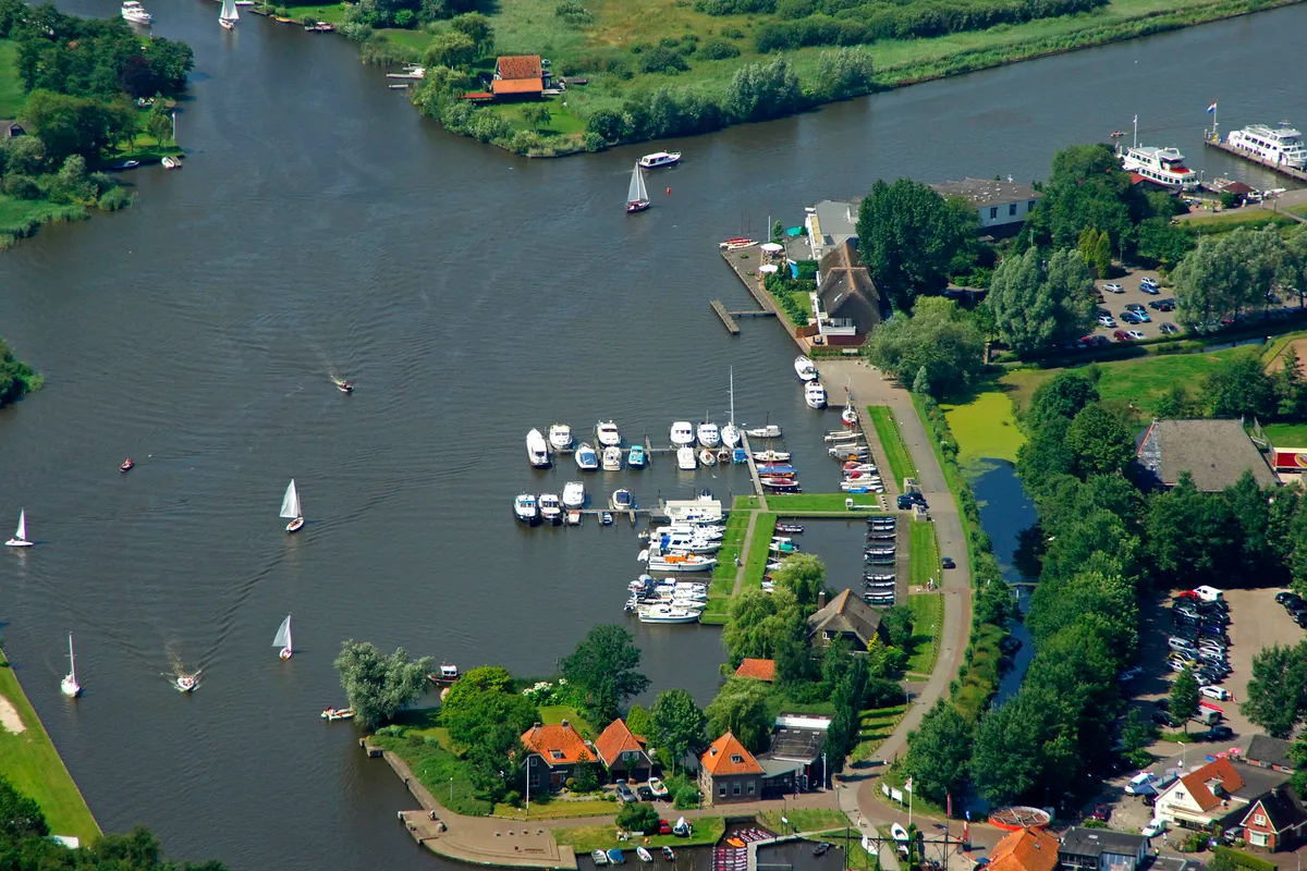 Passantenhaven Heergerwâl, marina in Heeg, Netherlands — photo 3