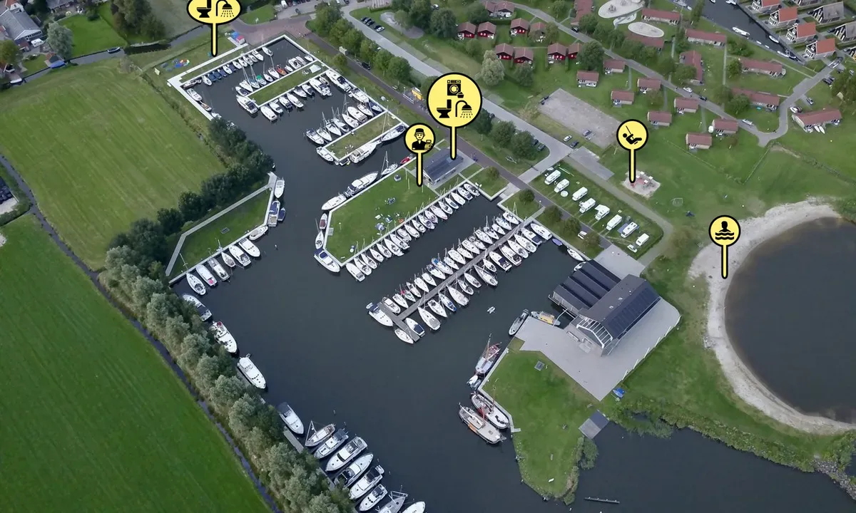 Passantenhaven Heergerwâl, marina in Heeg, Netherlands — photo 2