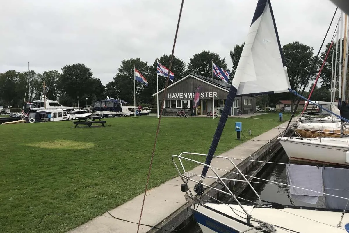 Passantenhaven Heergerwâl, marina in Heeg, Netherlands — photo 5