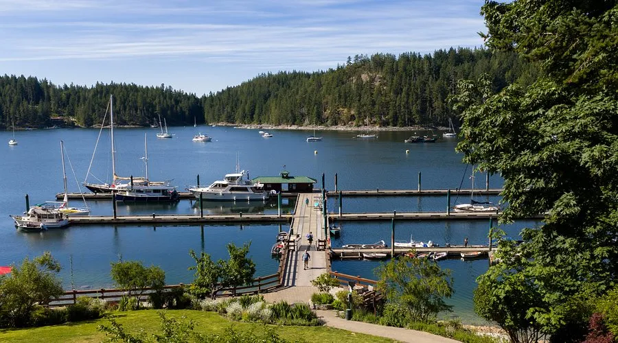 Gorge Harbour Government Wharf, marina in Area B (Cortes Island), Canada — photo 3