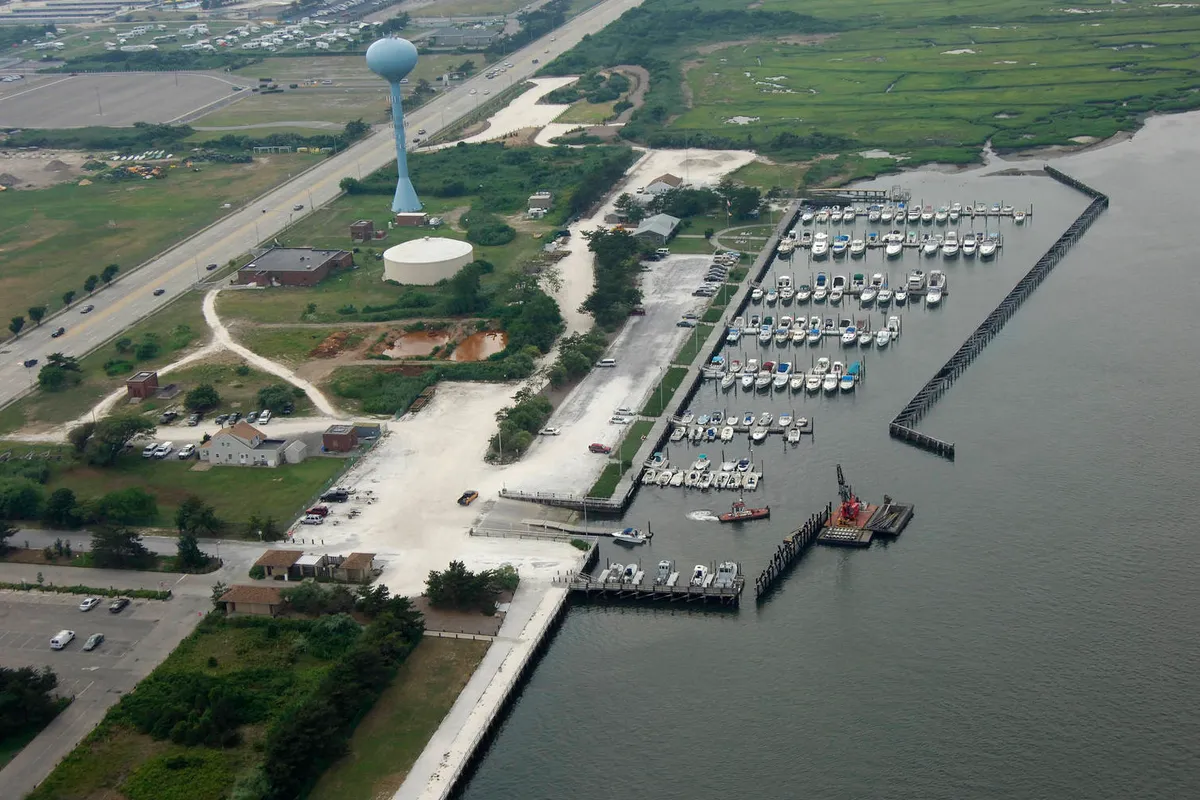Brewer Capri Marina West in Village of Manorhaven, United States — photo 8