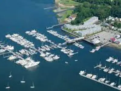 Brewer Capri Marina West in Village of Manorhaven, United States — photo 2
