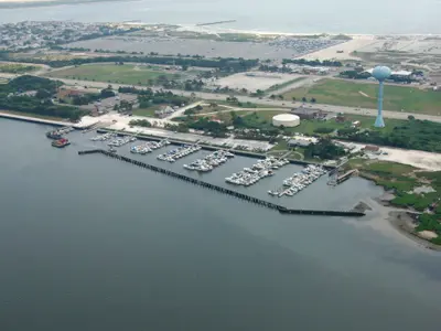 Brewer Capri Marina West in Village of Manorhaven, United States — photo 3