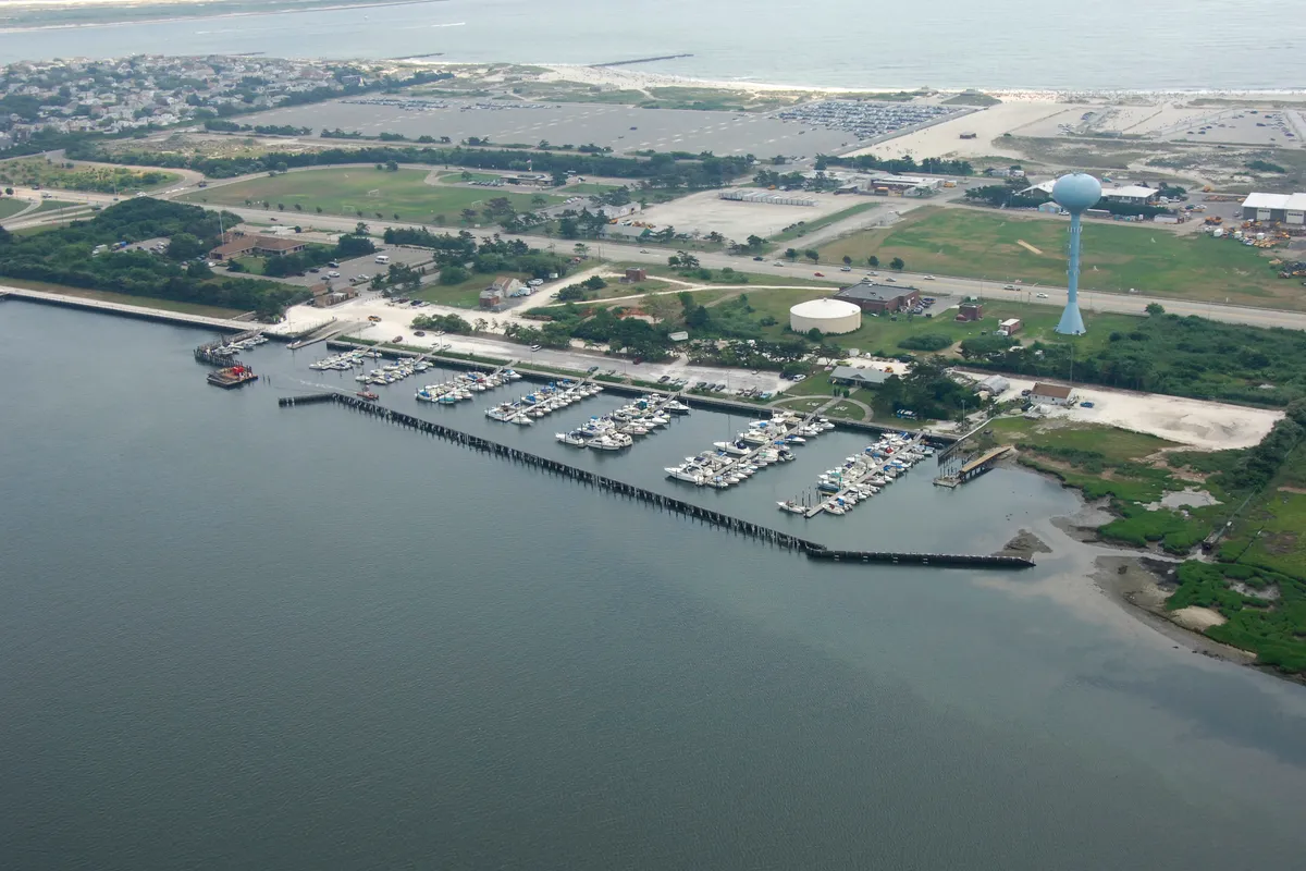 Brewer Capri Marina West in Village of Manorhaven, United States — photo 3