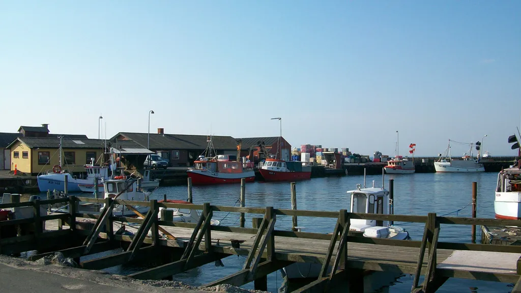 Omø Lystbådehavn, marina in Omø By, Denmark