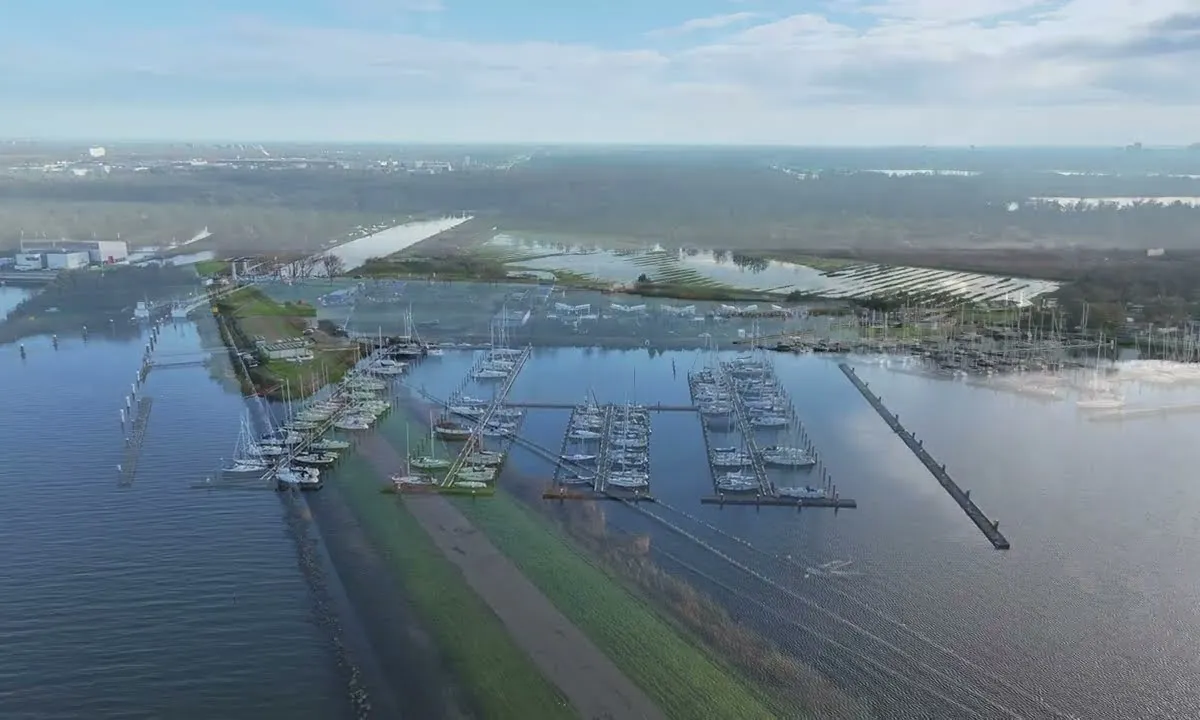 Oostvaardersdiep Marina in Almere, Netherlands — photo 2