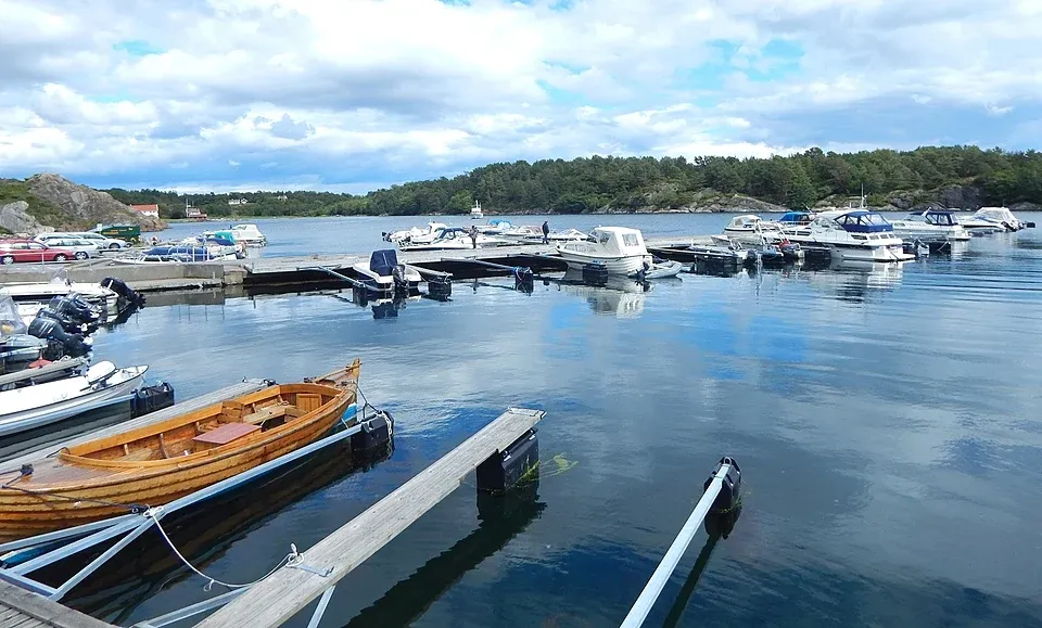 Lillesand gjestehavn, marina in Lillesand, Norway — photo 6