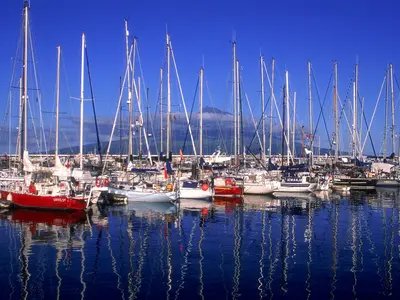 Cais de Santa Cruz, marina in Horta, Portugal — photo 2