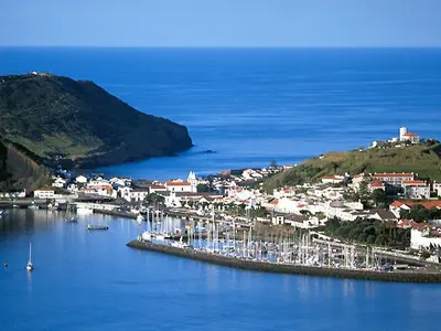 Cais de Santa Cruz, marina in Horta, Portugal — photo 3