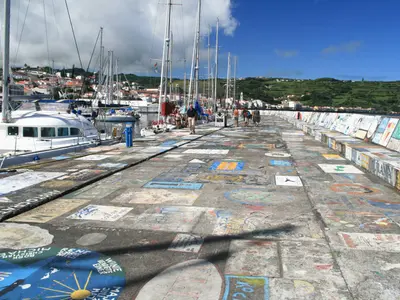 Cais de Santa Cruz, marina in Horta, Portugal — photo 5