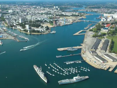 Port de la Pointe, marina in Port-Louis, France — photo 3