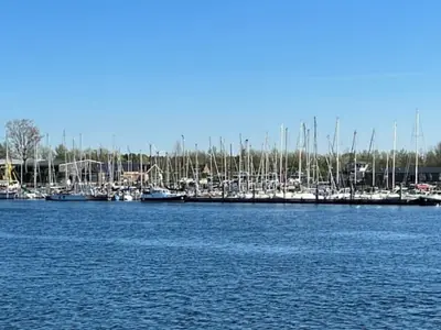 WSV BRU, marina in Bruinisse, Netherlands — photo 2