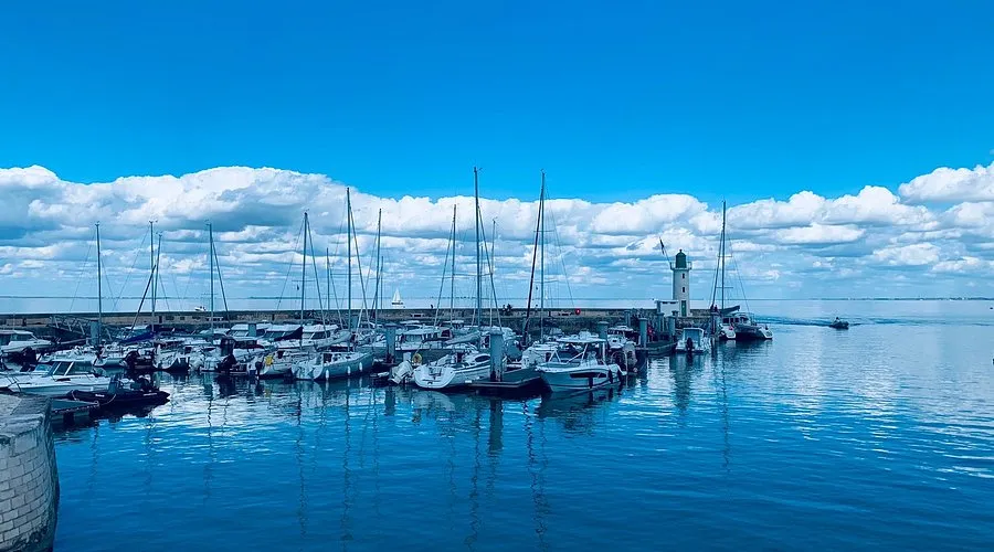 Port de la Flotte, marina in La Flotte, France — photo 3